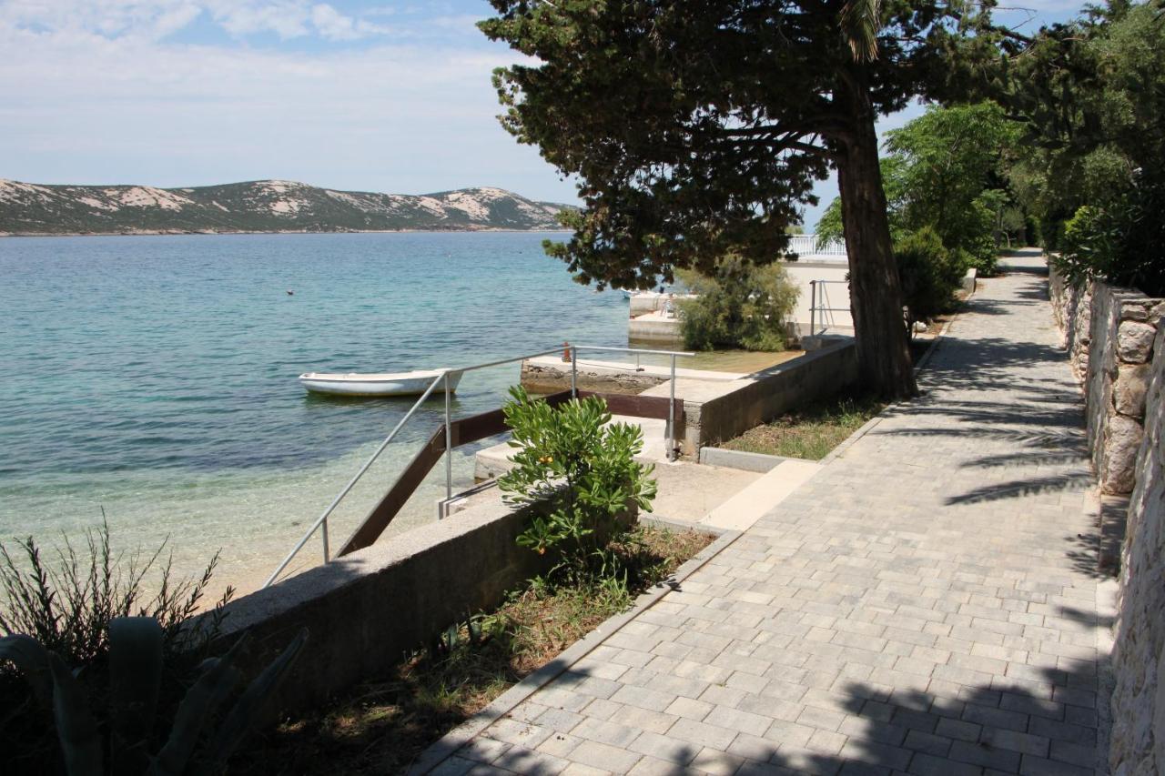 Apartments Haramincic M&B Stara Novalja Bagian luar foto