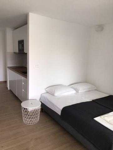 Apartments Haramincic M&B Stara Novalja Bagian luar foto