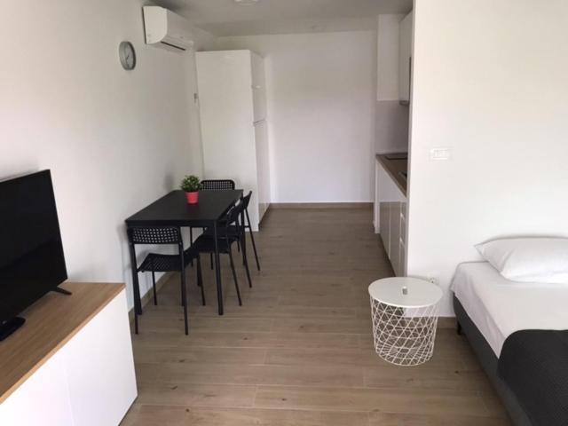 Apartments Haramincic M&B Stara Novalja Bagian luar foto