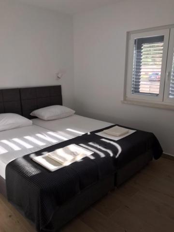 Apartments Haramincic M&B Stara Novalja Bagian luar foto